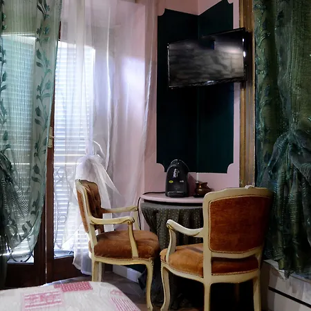 ベッド・アンド・ブレックファスト Storico 2*